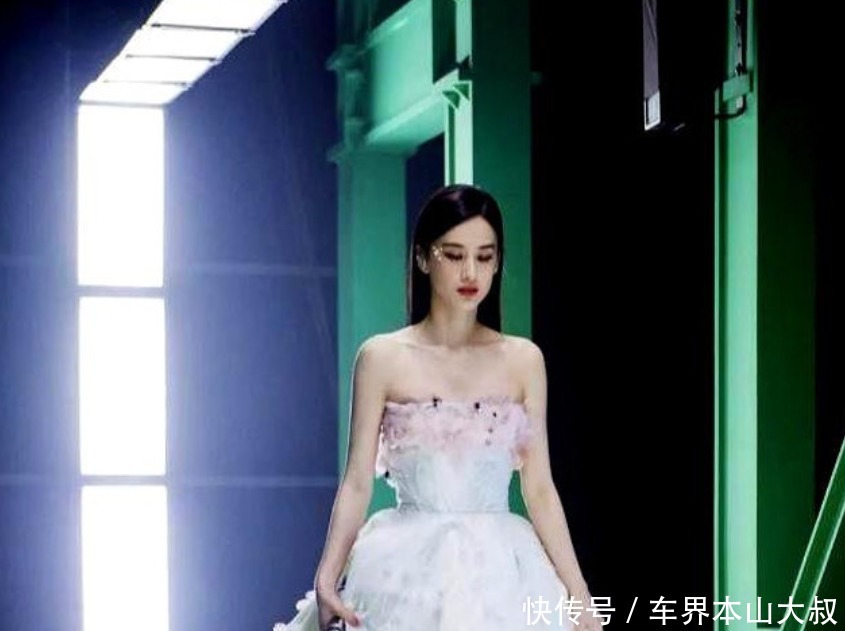 观众|《浪姐》送福利大battle宁静送猪饲料礼包,黄圣依“贿赂”观众