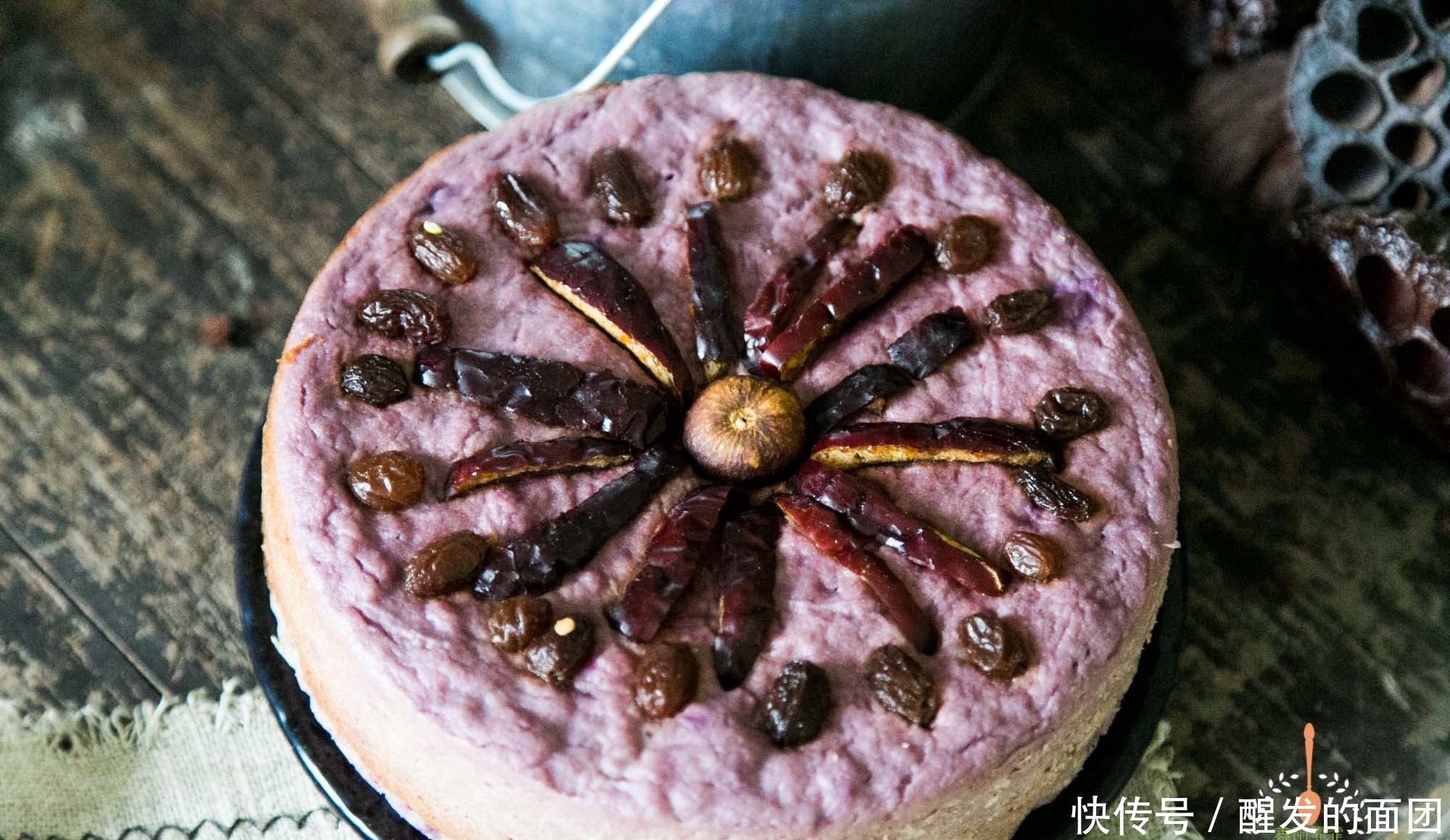 面团|家里有面粉一定要试试,上锅一蒸,柔软好吃,蛋糕一次成功!