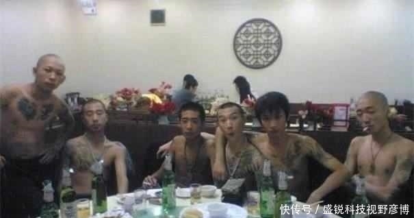 别人|东北大佬“乔四”, 超了别人的车, 葬送了自己的一切