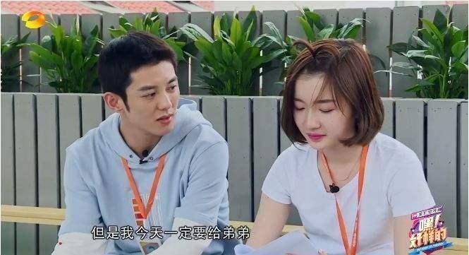 老师|她被轰出快乐家族,何老师表示赞同,观众们早该走了