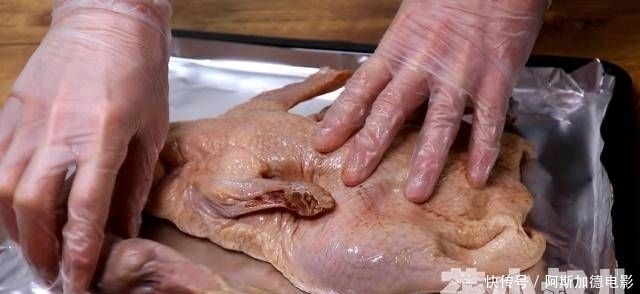 油腻|烤鸭只用一勺盐和酱油,味道不油腻,你一看就会有食欲