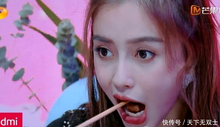 透明|baby录节目都是“假吃”一口喝掉半杯奶茶后,透明杯子骗不了人