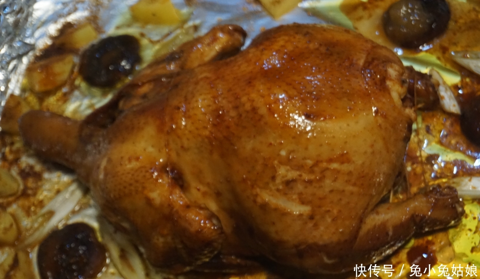 脆皮|秒杀烤鸡店的蜜汁脆皮烤鸡,外皮焦香,肉汁饱满,教你几个小窍门