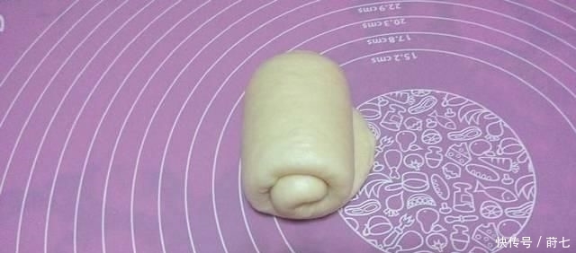  柔软|美食如此简单：一碗面粉一袋牛奶，教你在家做吐司，柔软拉丝有弹性！