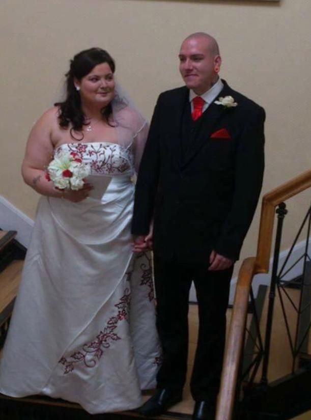  卡西女士|16岁美少女在表姐夫妇家借住时神秘失踪，两周后尸体出现在树林