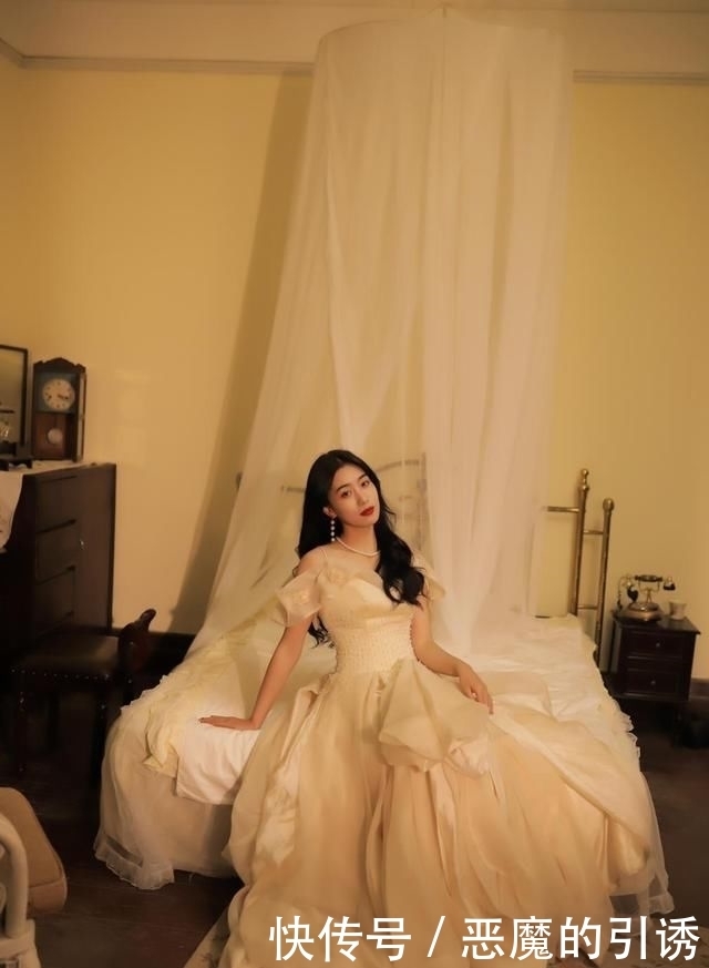 时髦|初夏最美女神系穿搭,清纯色系穿出时髦感,女人味爆棚