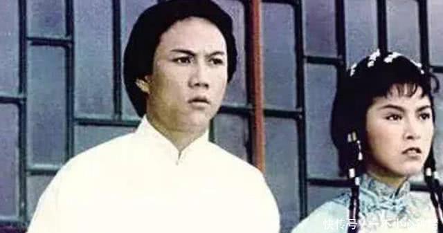 v4|霍元甲1v4战死台上,后来墓穴被打开,日本羞愧难当,不敢说话!