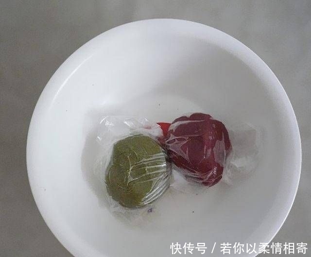  上保鲜膜|抹茶酥和我自己做的红曲糕点，不油腻