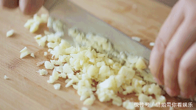  蒜香酸菜鱼|10款蒜香美食测评，没有一款不让你流口水！