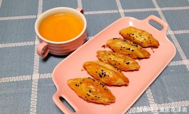  搭配|不用揉面不用醒，简单几步做芒果派，搭配芒果汁味道比买的还好吃