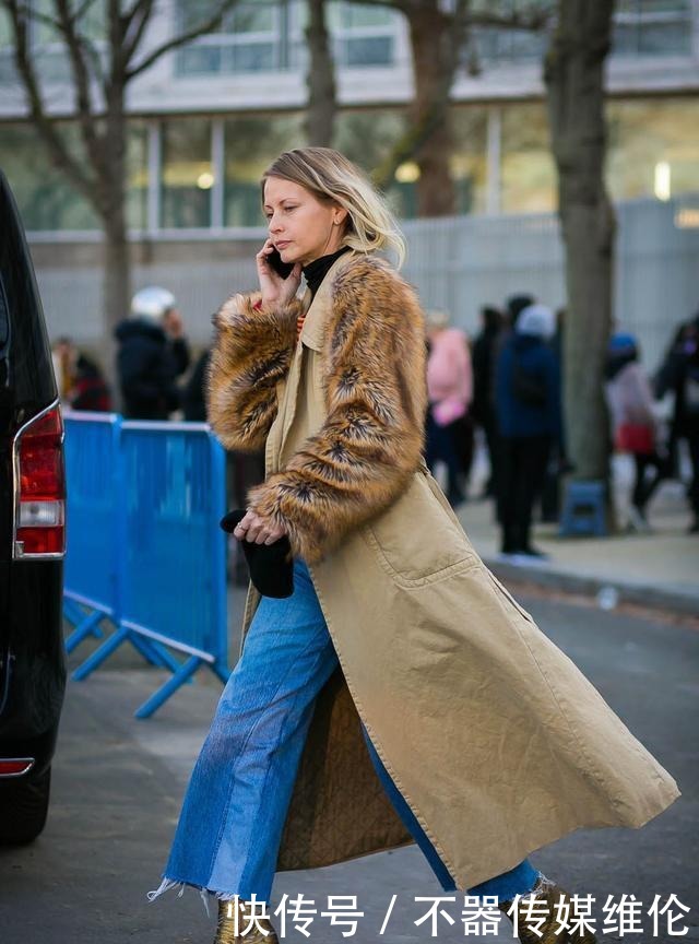 搭配|阔腿裤穿腻了就扔掉吧!今秋流行“水杯裤”,上衣百搭,减龄时髦