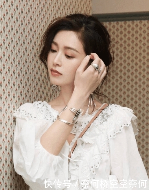 女艺人|谢霆锋对她一见钟情,陈冠希为追她直接戒烟,网友:幸亏都没答应