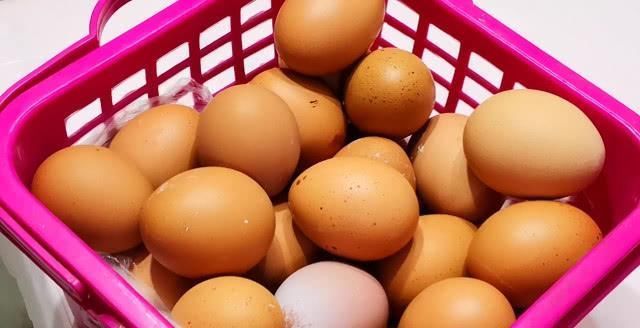  老妈|晒晒我老妈的囤菜，2个月不出门都饿不着，网友：想去你家搬菜