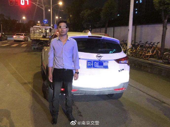  查酒|看见交警查酒驾主副驾换座，结果醉驾换酒驾