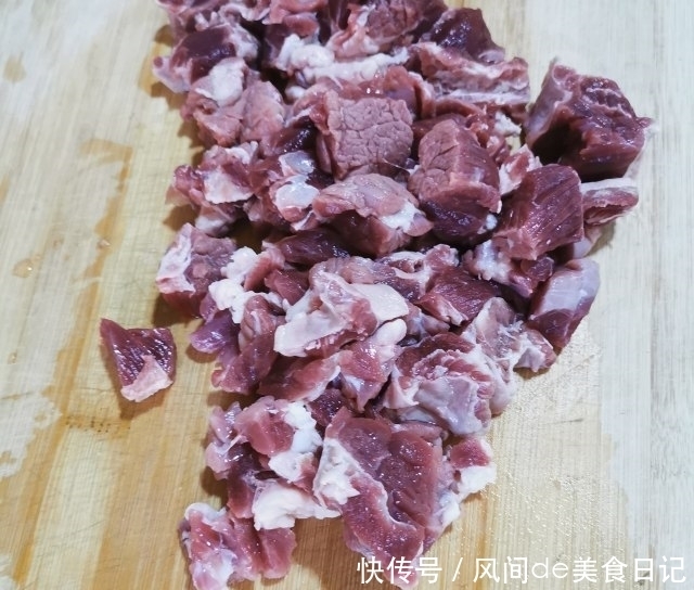  汤汁|西红柿烧牛腩，软烂入味，汤汁浓郁，太香了