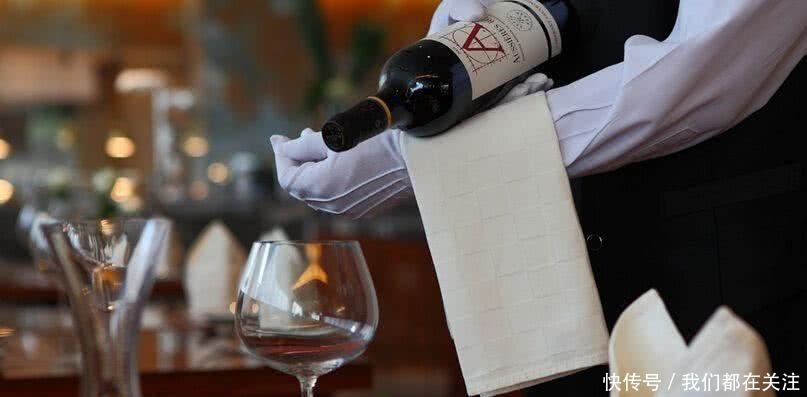 也别|红酒瓶上有这些字就算一折也别买,厂家把你当傻子,老板给我送钱