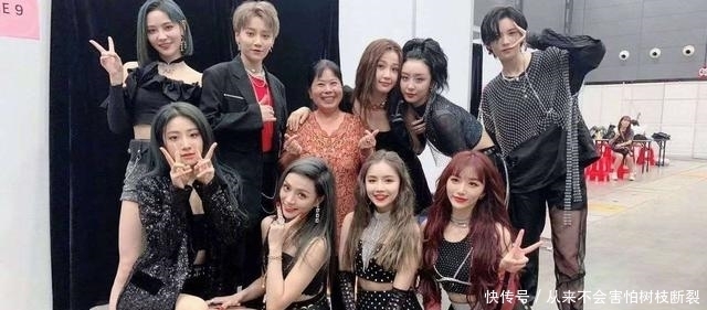  更好|THE9出道后第一个团综来袭，相比之下，C位刘雨昕待遇更好