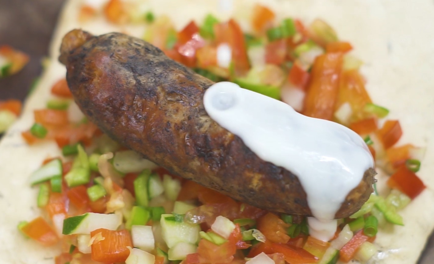  清脆|野外自制的酸奶热狗，做法简单，清脆爽口，吃一口就上瘾！