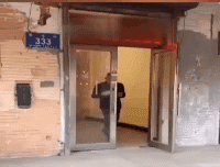  GIF|搞笑GIF：不行，太滑了！咱们别这样玩了！