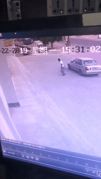 搞笑|搞笑GIF：聚会都让手机搞成什么样了，好心疼大姐