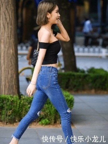 统统|小蛮腰和大长腿统统都要,小姐姐穿黑色抹胸装出街,气质的美