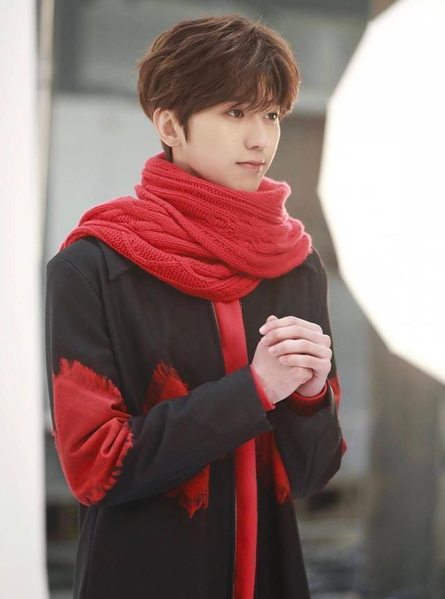 节目|Lisa疑似在节目中,向蔡徐坤撒娇,两人甜蜜互动成为节目最大看点