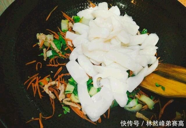 全家|天热真没胃口,简单快炒一盘它,好吃又开胃,全家抢着吃