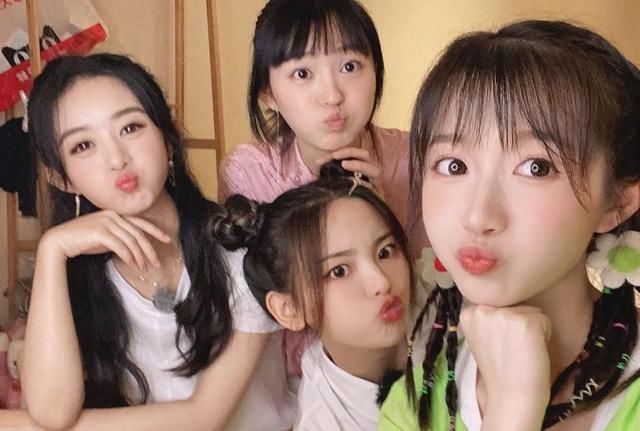 没想到|《中餐厅》收官,赵丽颖素颜上镜,没想到看着比21岁杨超越还嫩