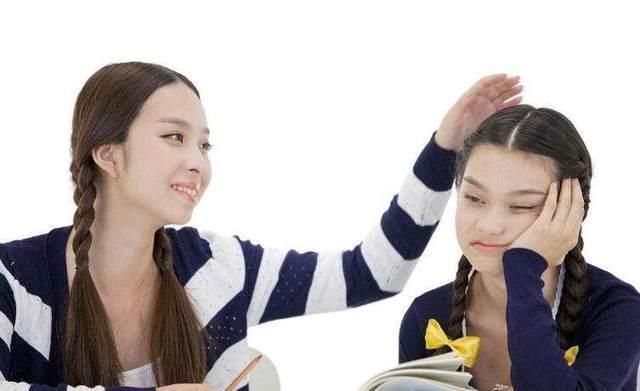 离开|妹妹订婚宴上，她未来婆婆的一个举动，父亲却耷拉着脸先行离开