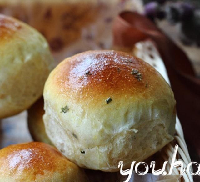 口吃|一款操作简单的餐包,添加了白味噌和葱花,空口吃味道也是棒棒的