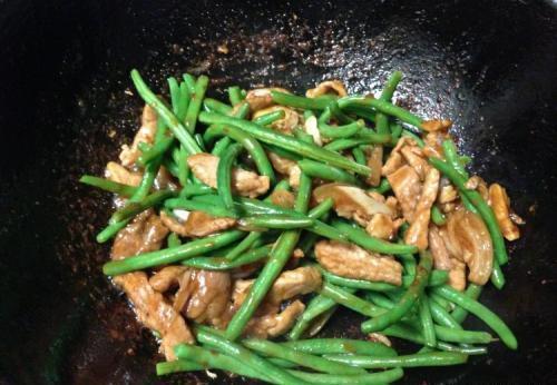好吃|豆角炒肉,豆角有人焯水有人直接炒大厨都不对,难怪不好吃