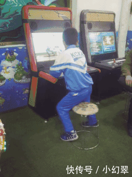 本来|爆笑GIF:本来是很喜庆的场面,你一来搞笑就尴尬了