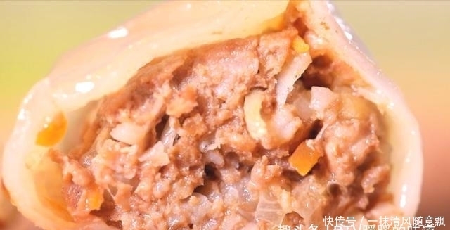 制作|薄脆的冰花煎饺,制作出“冰花”只需要1碗“水”!比煎饺还好吃