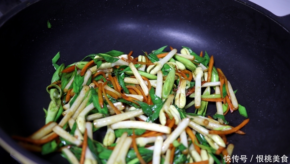 抢手货|此菜自然发芽有剧毒,人工发芽营养翻5倍,10元一斤成抢手货