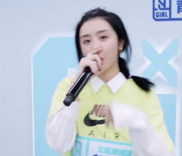 表情|虞书欣练习赛输给赵小棠后，她的表情成亮点，值得练习生参考