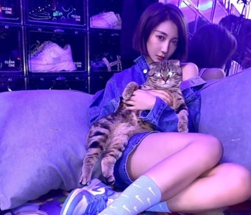 赢家|有种人生赢家叫乃万,在青你2中淘汰后官宣新身份,成团队内唯一