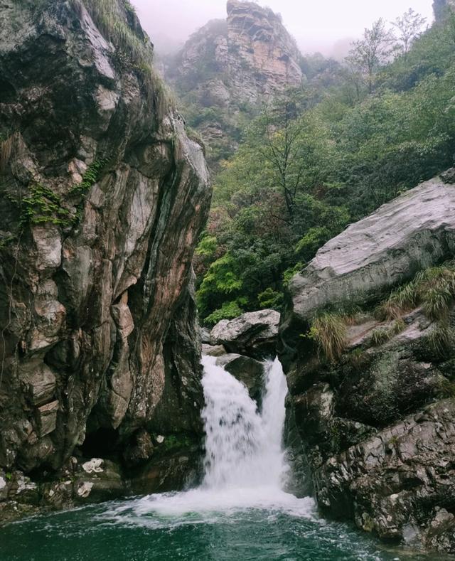  不知|庐山三叠泉，身在庐山中不知庐山真面目