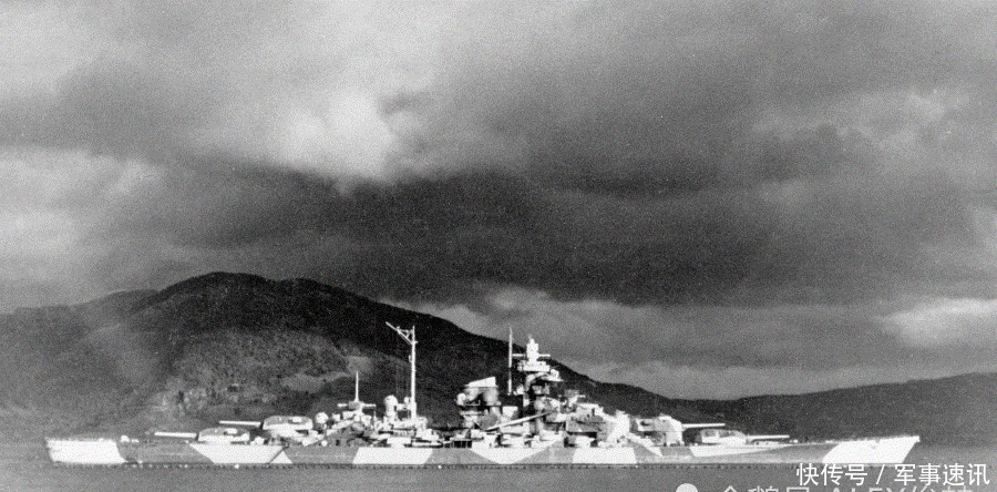 炸出|5万2900吨战列舰:被7艘航母舰载机轰炸,最终被炸出5米大洞