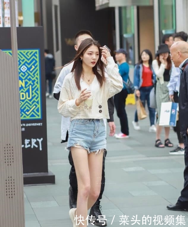  女神|女神街拍—提供一些关键词来聊天