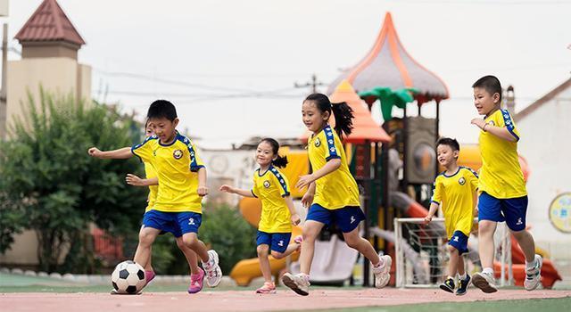  手游|实况足球手游：我在乎的是黑球球员吗？8888的红包不香吗