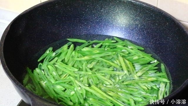 晚餐|晒晒我家晚餐,3人3菜1主食,荤素搭配,粗细粮混搭,营养更均衡