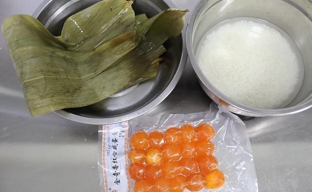 传统节|咸蛋黄粽子,吃一个就大呼过瘾,小吃变主食,粽子可以靠边站了