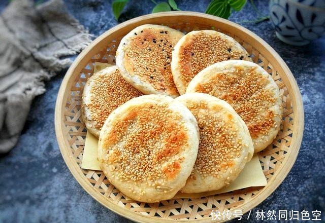 面粉|想吃烧饼不用买,没有烤箱也能做,煎一煎凉了也不发硬