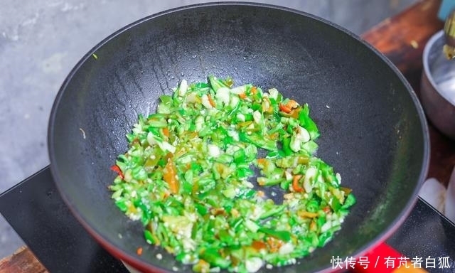 从小|茄子的特色吃法,从小就好这一口,开胃下饭,初秋吃正合适