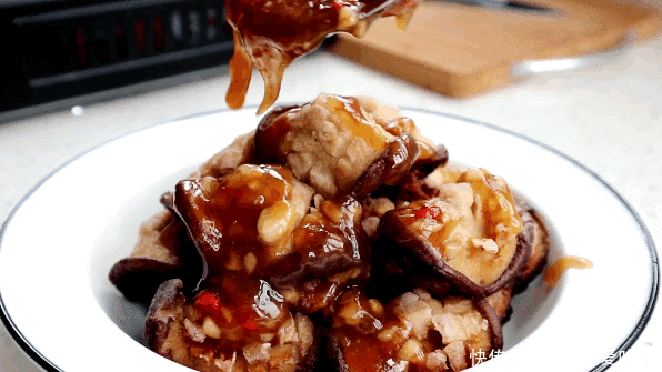 滑嫩味|到了秋天,香菇这样做才好吃,滑嫩味美赛鲍鱼,一人一盘不够吃