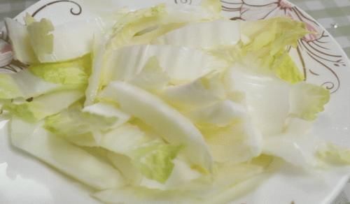 白菜|妈妈太厉害了,用鸡蛋和白菜搭配做美食,好吃营养色香味俱全