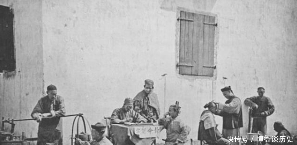 争议|老照片：晚清市井百态，其中一项绝活延续至今，备受争议