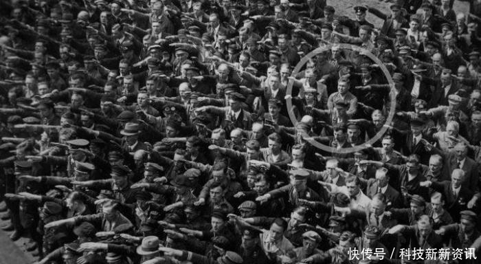 耶克勒|纳粹下的德国你肯定曾见过这张照片, 但是你知道他后来的结局吗