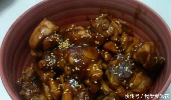  炖鸡|不用放水的炖鸡，味道真是太鲜了，做法还很简单。