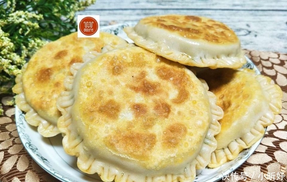 韭菜|做韭菜盒子,教你一招,外酥内鲜,好吃不腻,简单又美味!